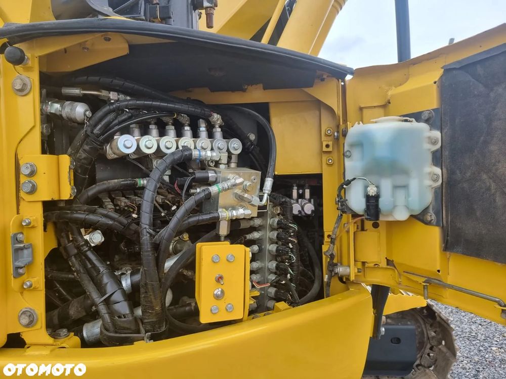 Komatsu PW180 - 18