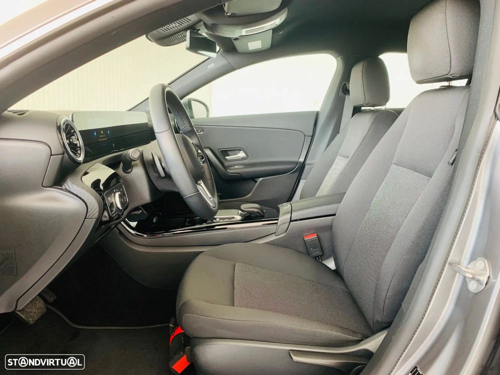 Mercedes-Benz CLA 180 7G-DCT Progressive - 9