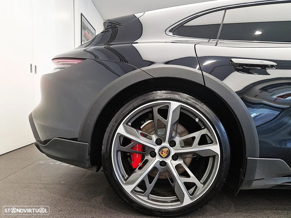 Porsche Taycan Cross Turismo 4S - 8