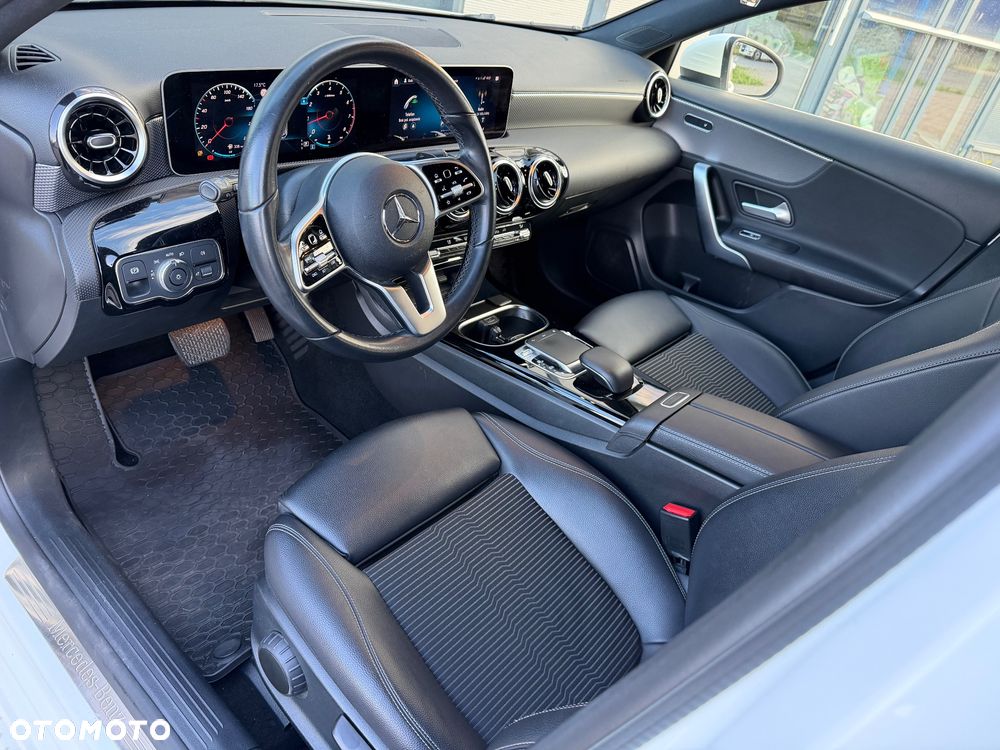 Mercedes-Benz Klasa A 200 7G-DCT AMG Line - 24