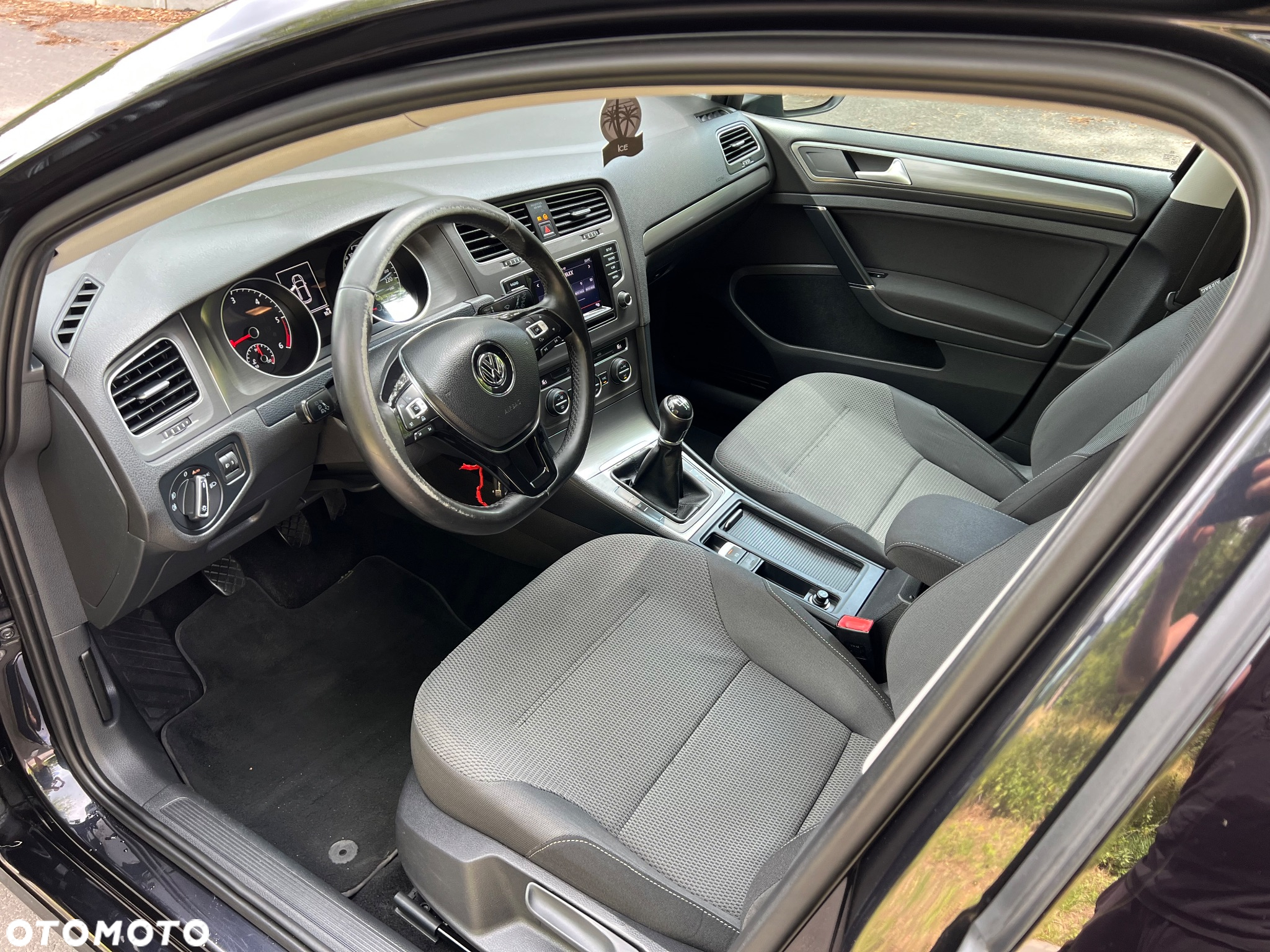 Volkswagen Golf - 17