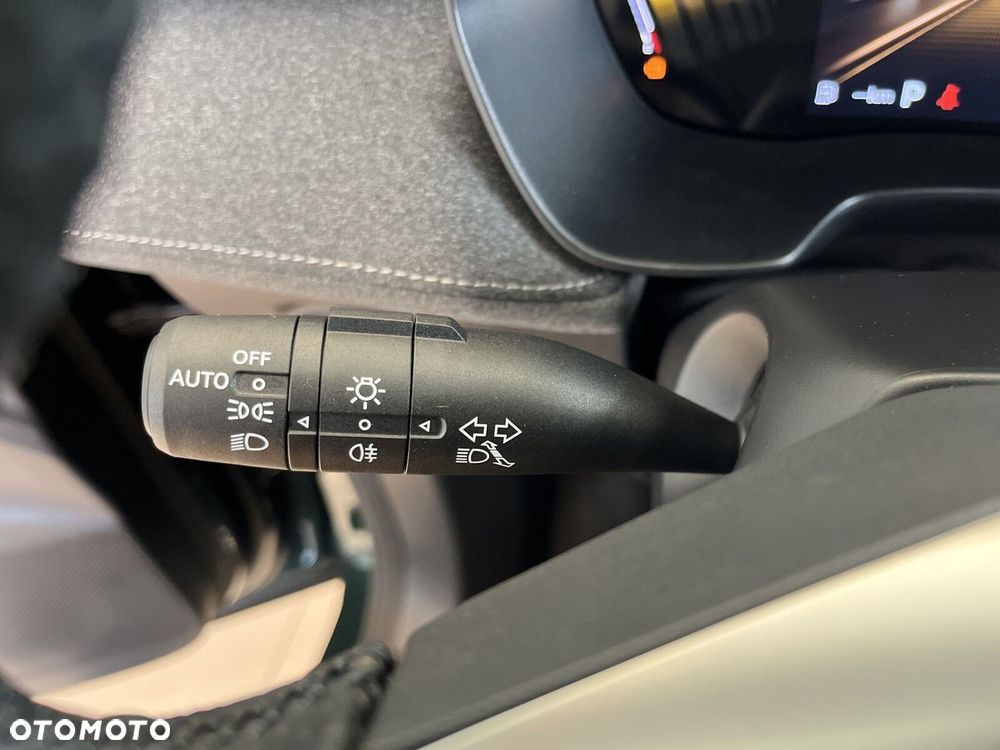 MG ZS Hybrid+ - 30