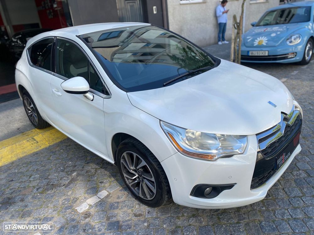 Citroën DS4 1.6 HDi So Chic - 4