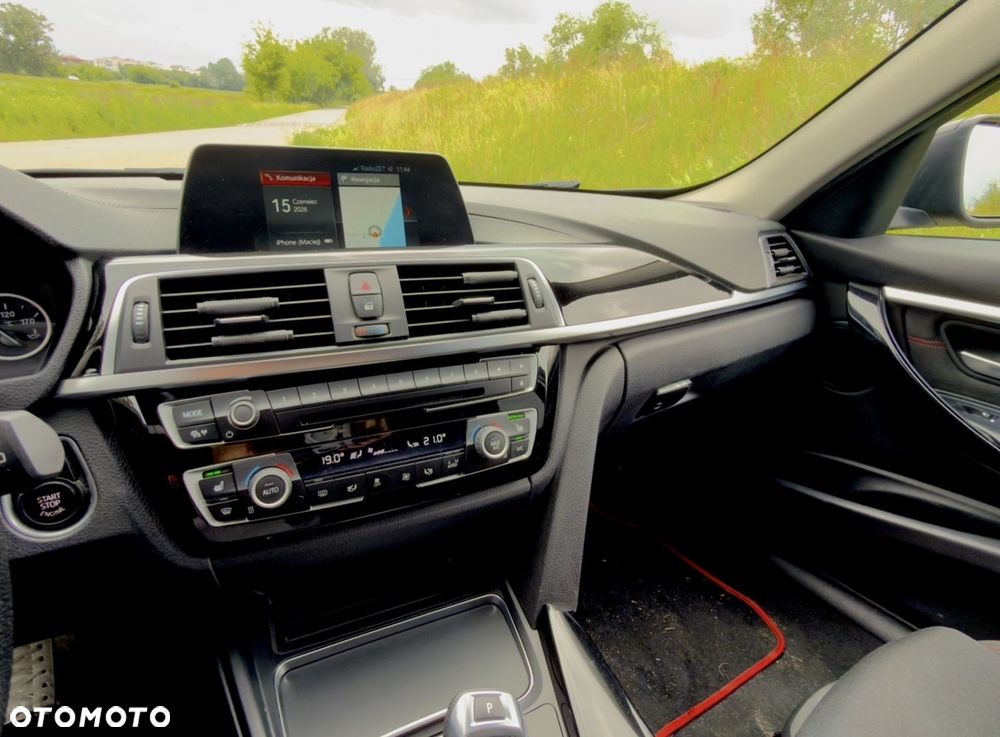 BMW Seria 3 318i Sport Line - 11