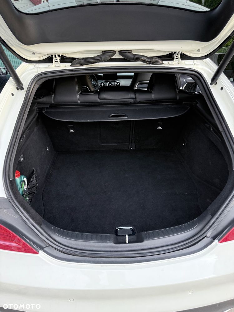 Mercedes-Benz CLA 200 7G-DCT - 26