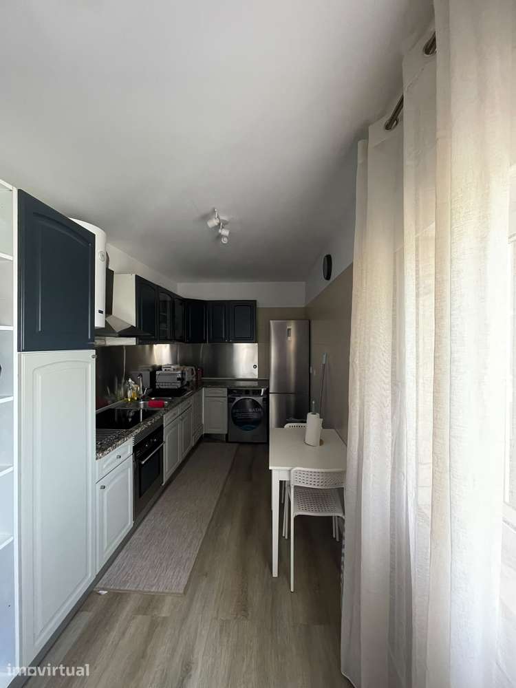 Venda de Apartamento T2+1 Duplex na Tapada das Mercês - Grande imagem: 3/23