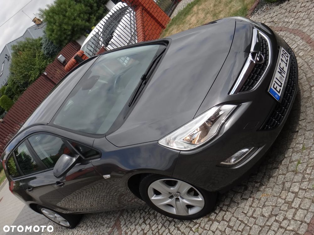 Opel Astra 1.6 Innovation - 24