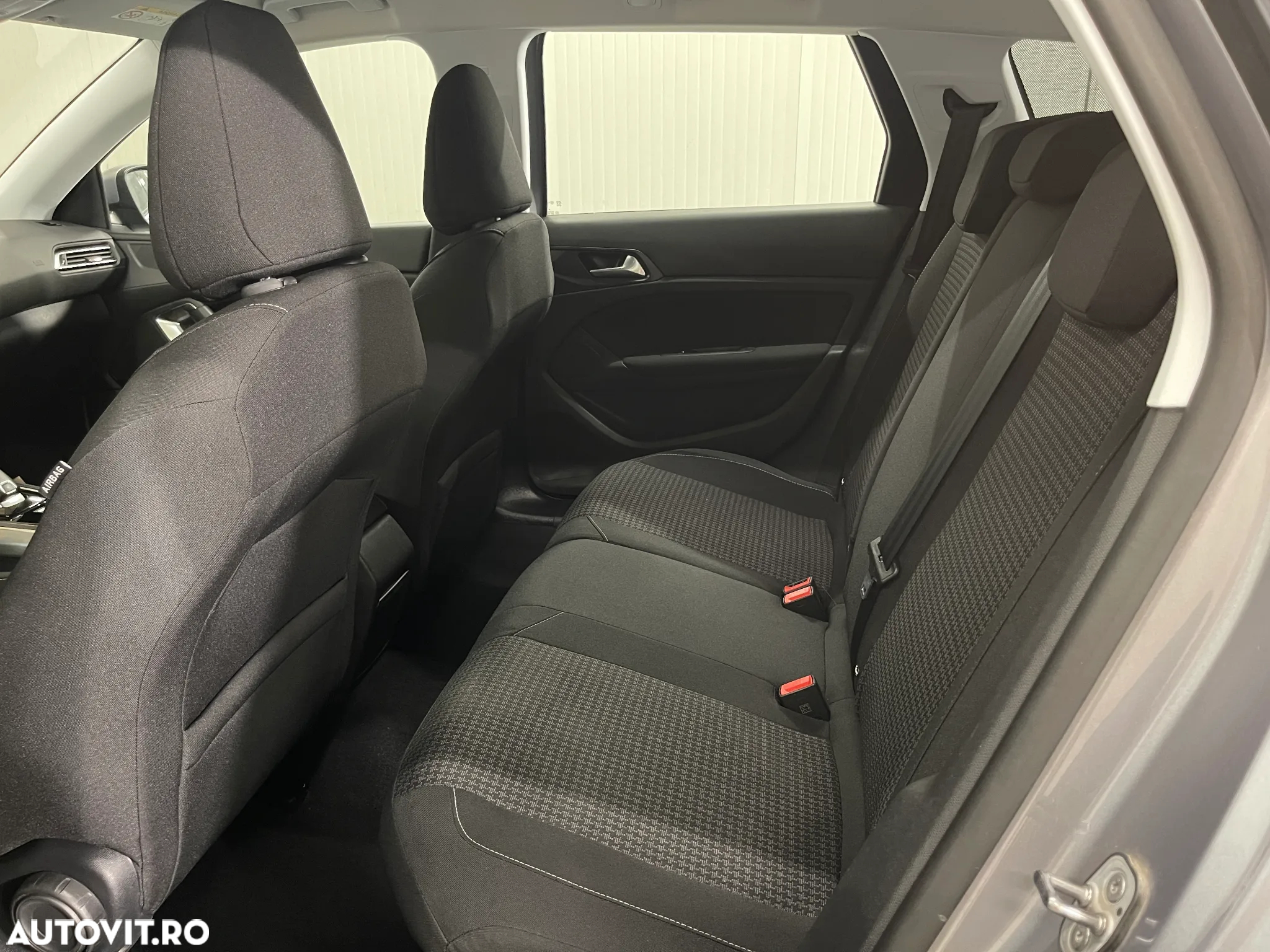 Peugeot 308 SW BlueHDi 130 EAT8 Allure - 11