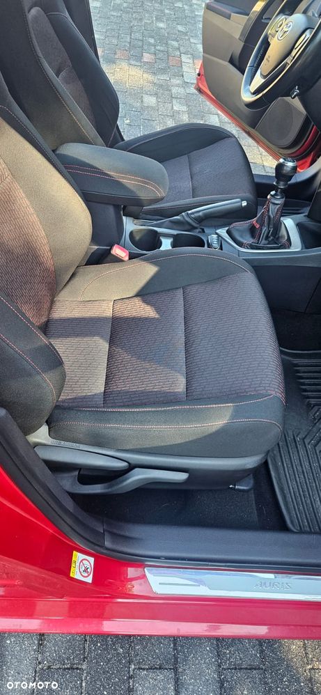 Toyota Auris - 16