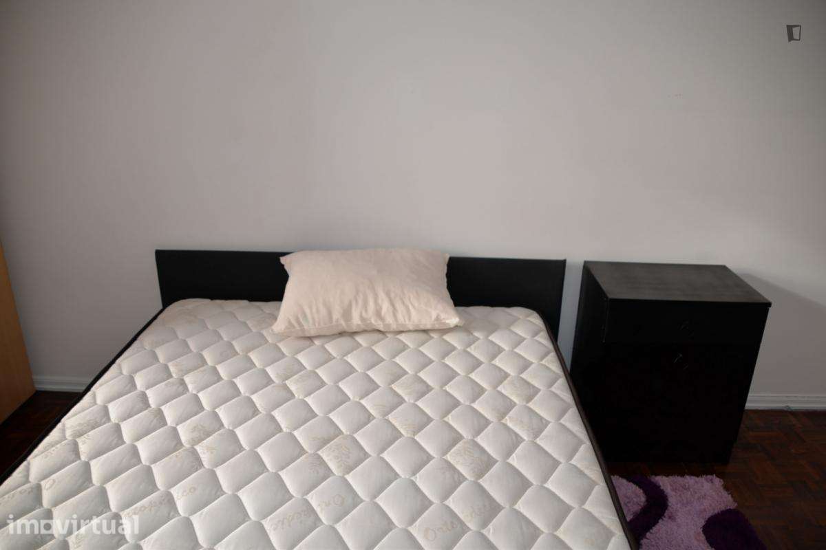 Quarto - localizado em Olivais Coimbra - Grande imagem: 4/19