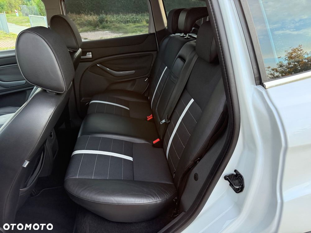 Ford Kuga 2.5 4x4 Titanium - 21