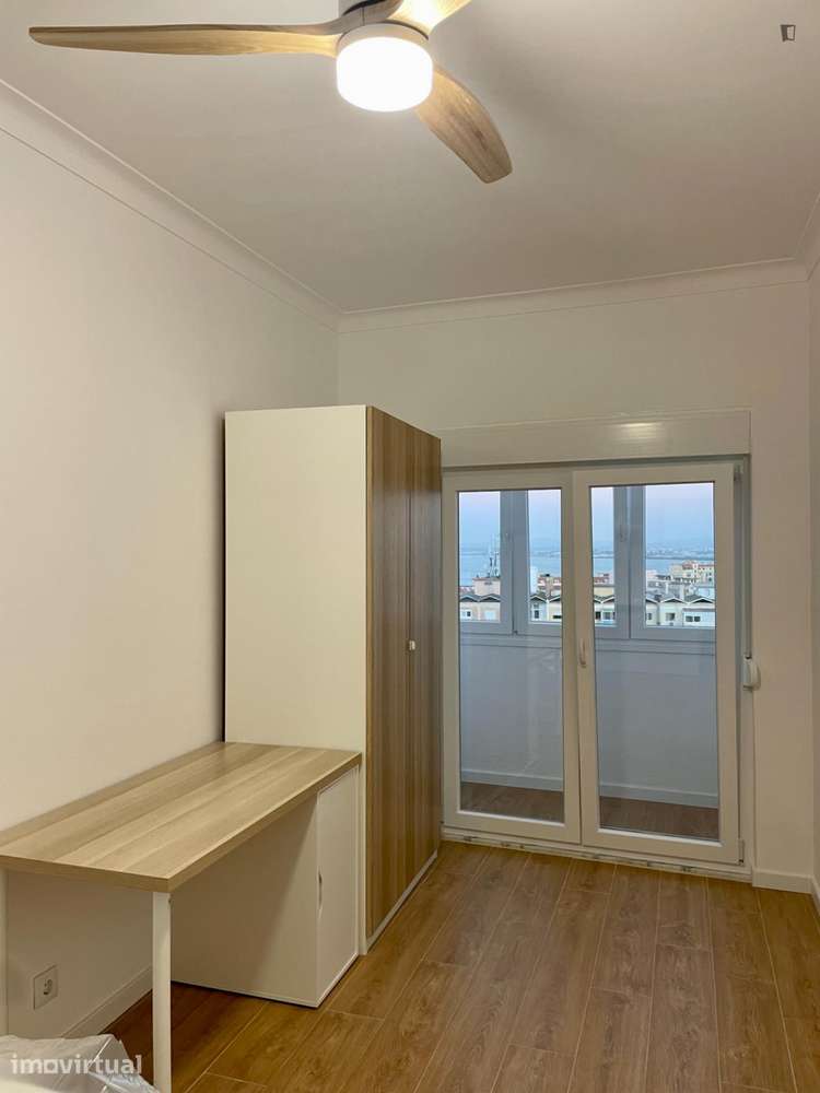 Quarto - localizado em Almada Lisbon - Grande imagem: 2/15