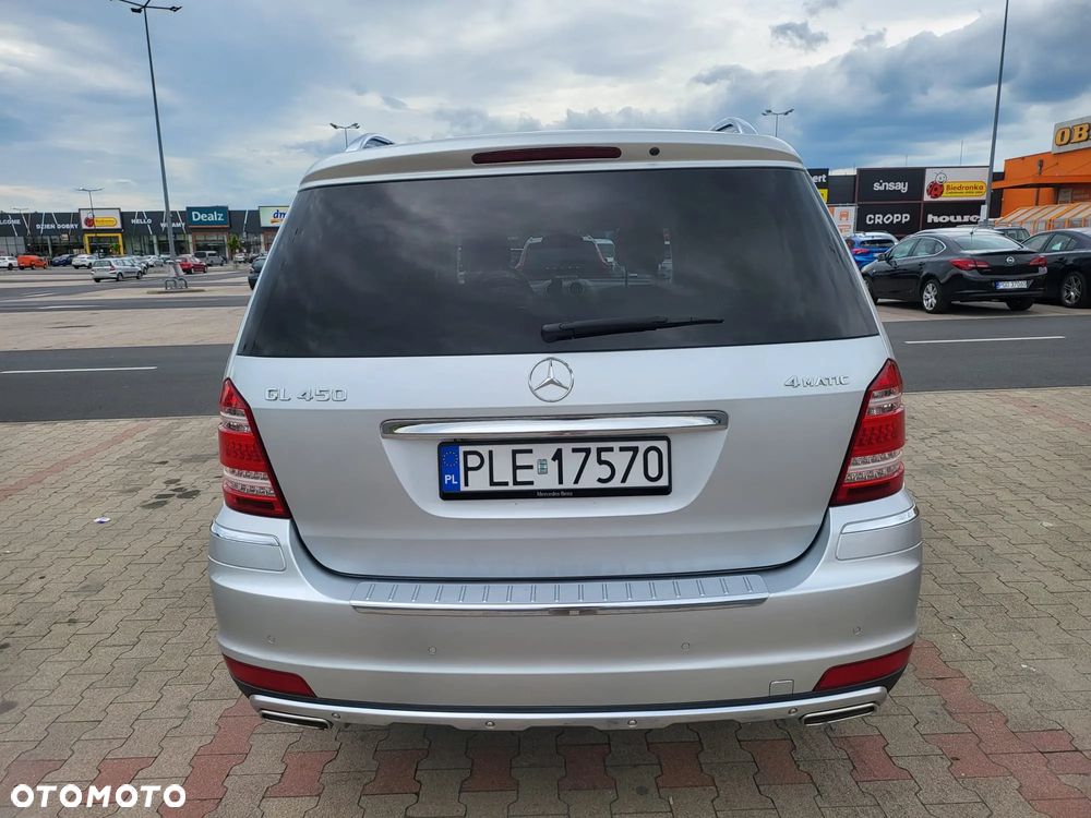Mercedes-Benz GL 450 - 4