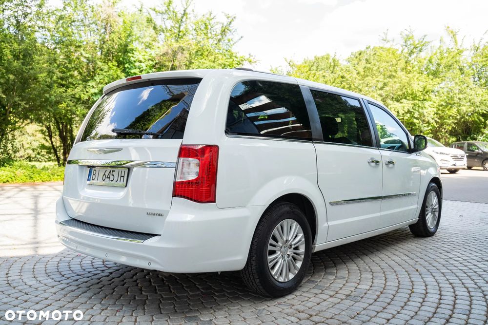 Chrysler Town & Country 3.6 Limited - 4