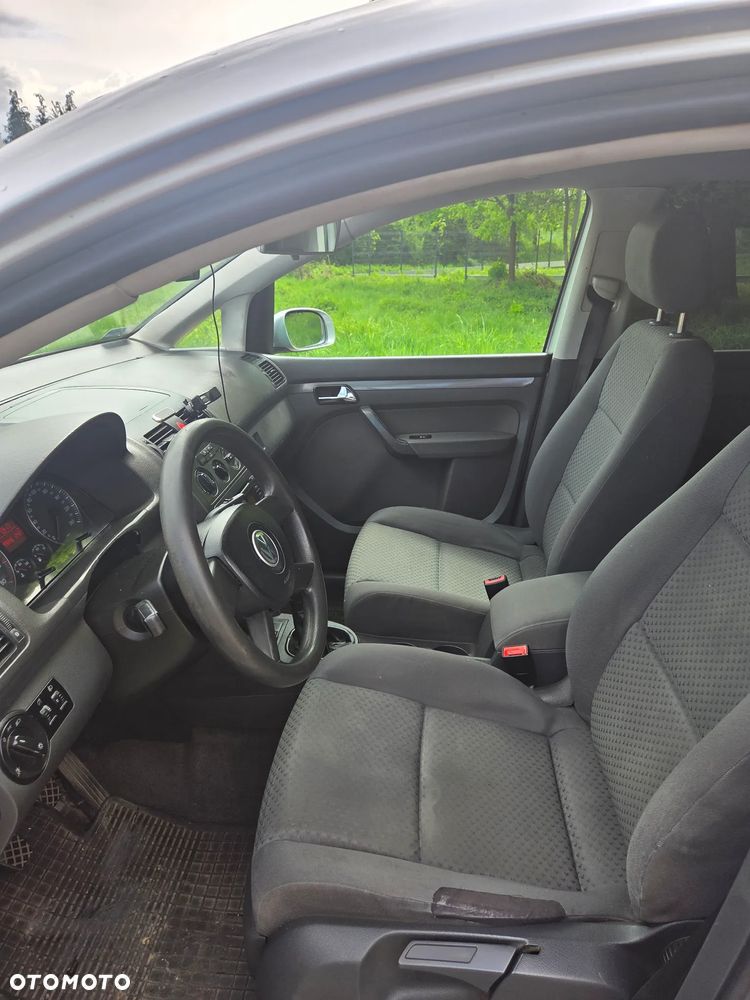 Volkswagen Touran 1.6 - 25