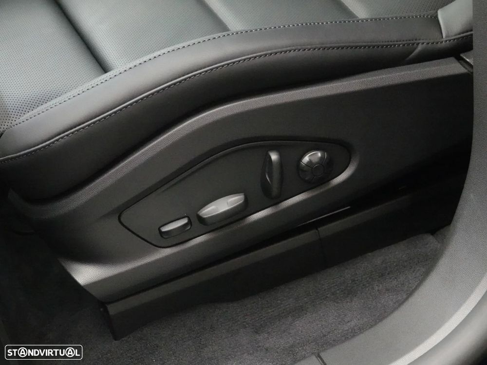 Porsche Macan Electric 4S - 23