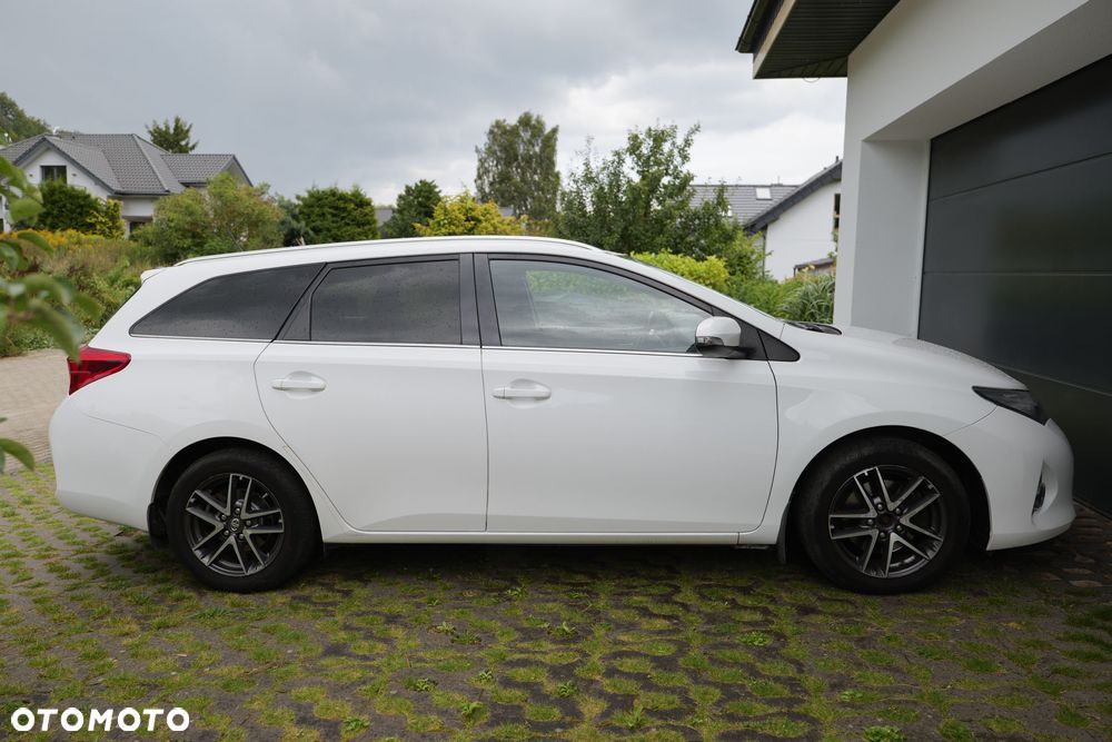 Toyota Auris - 14