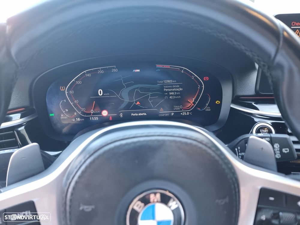 BMW 520 d Pack Desportivo M Auto - 33