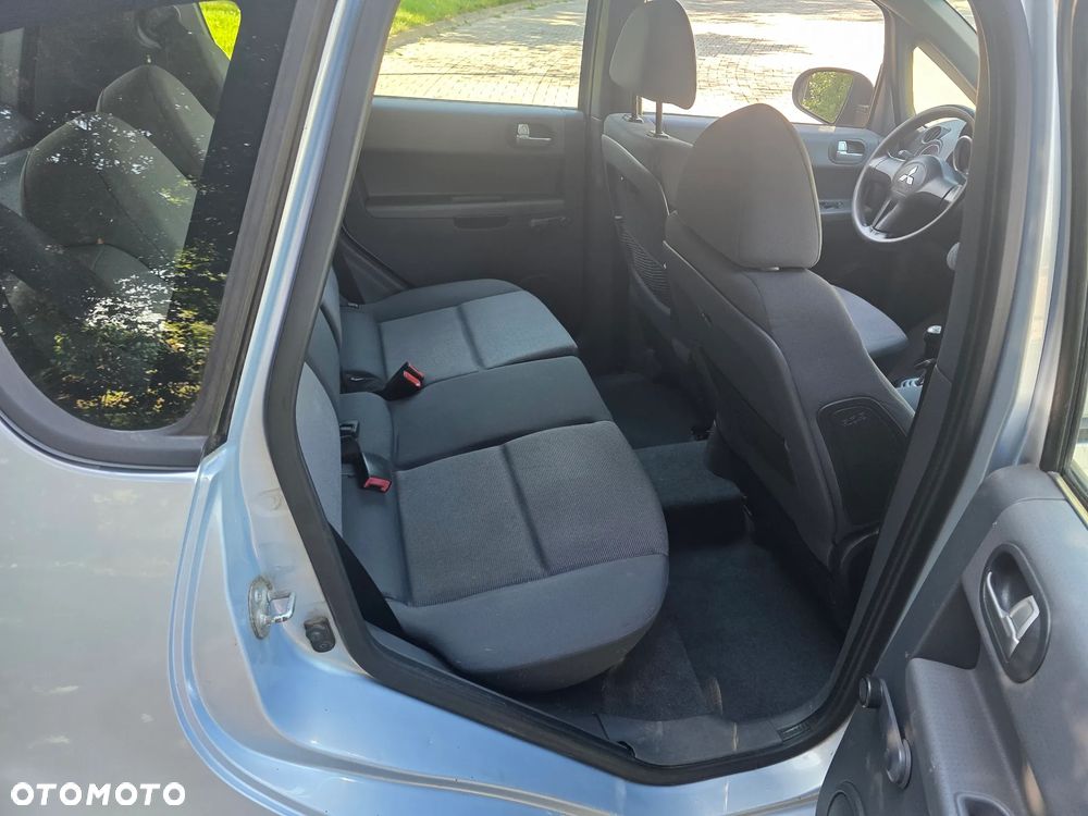 Mitsubishi Colt 1.1 Invite Edition Gold - 4