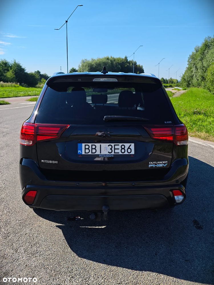 Mitsubishi Outlander - 4