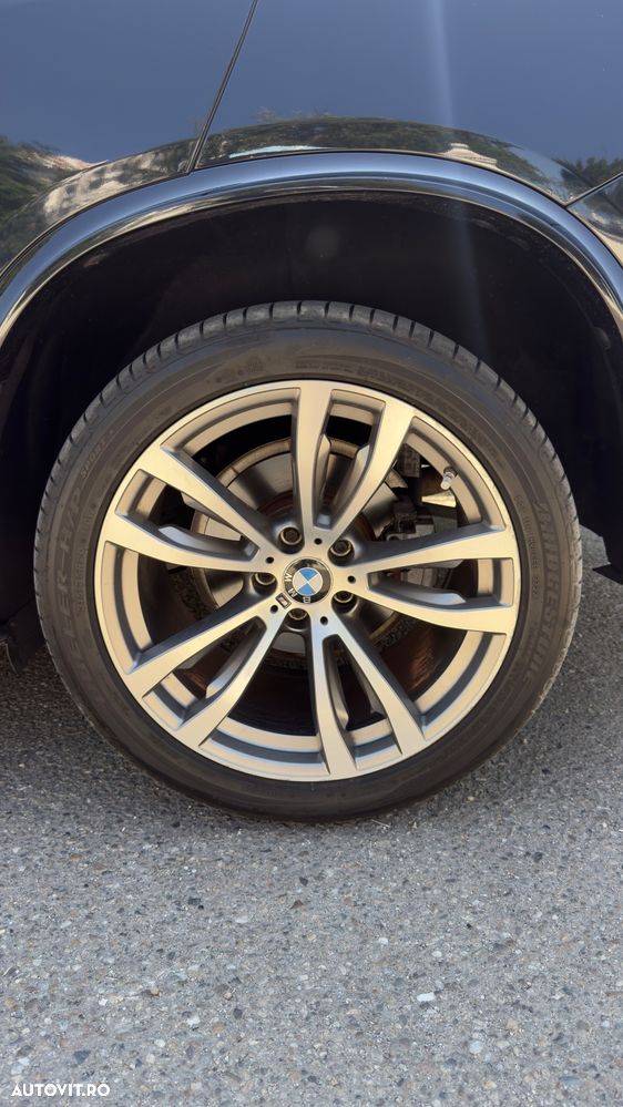 BMW X5 xDrive35i - 24