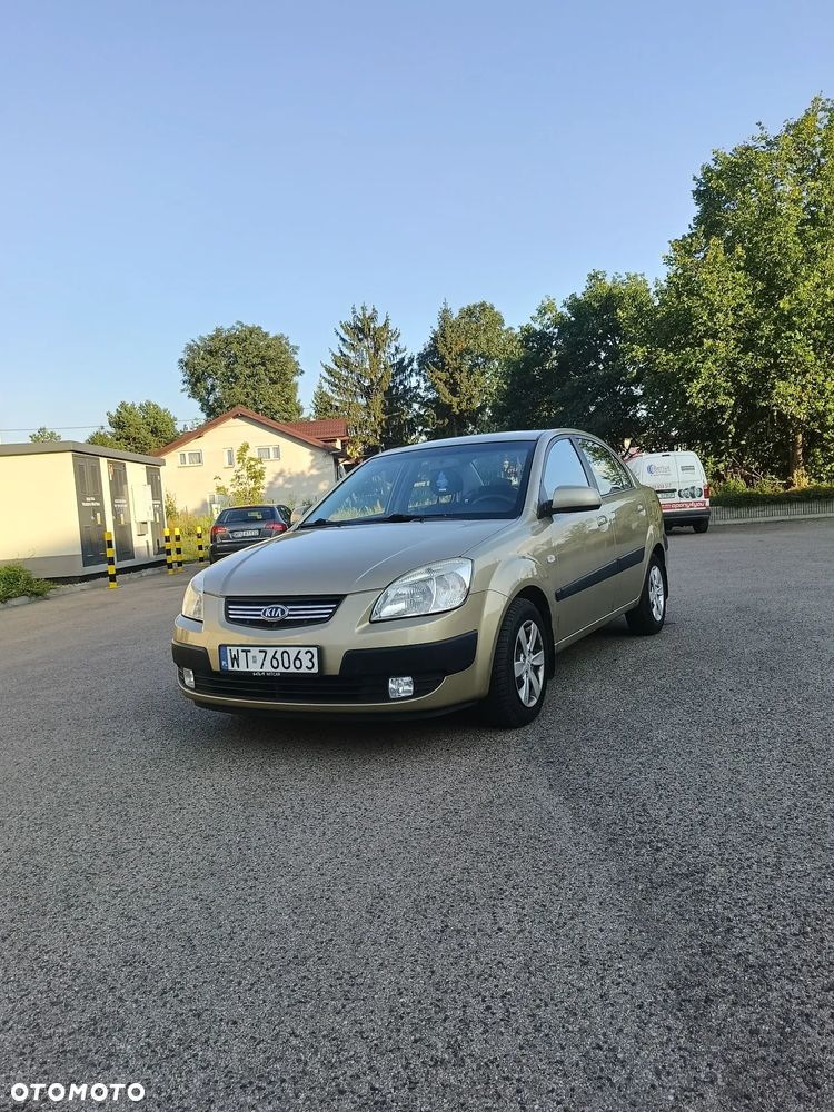 Kia Rio 1.4 Comfort - 1