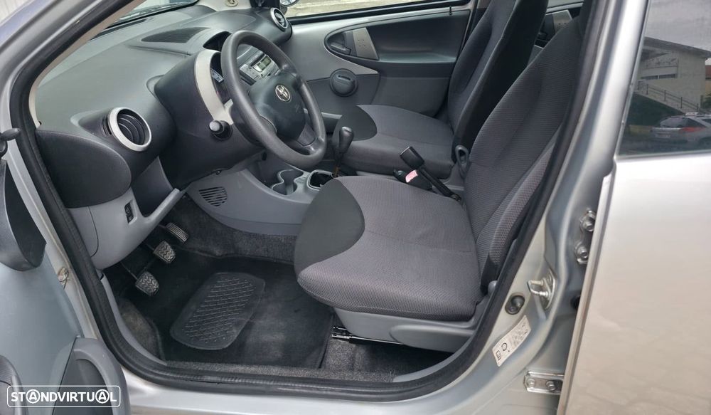 Toyota Aygo 1.0 + AC - 6