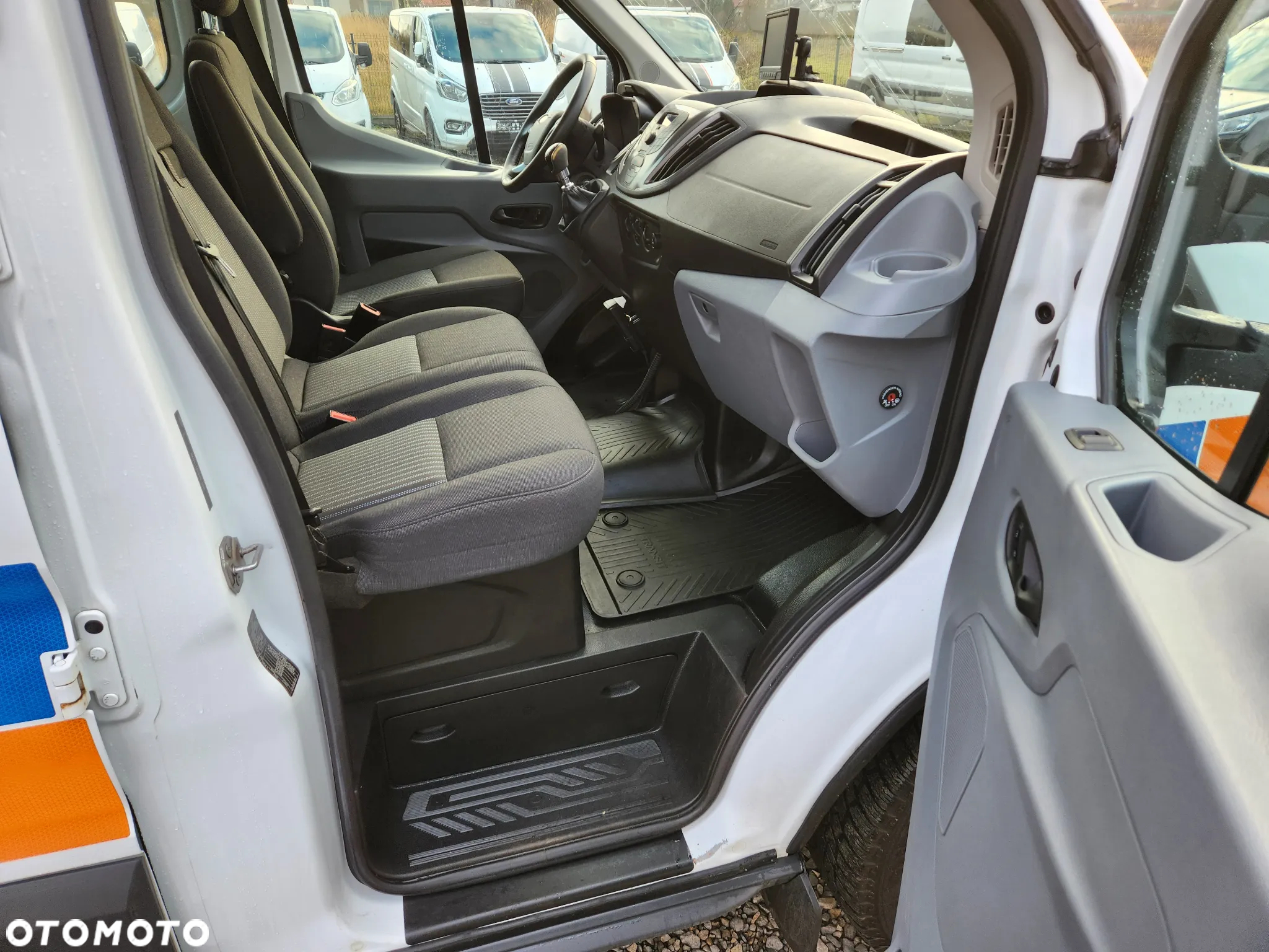 Ford Transit - 19
