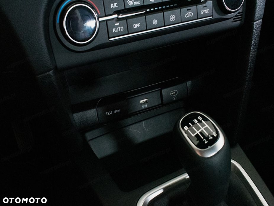 Kia Ceed 1.5 T-GDI M - 12