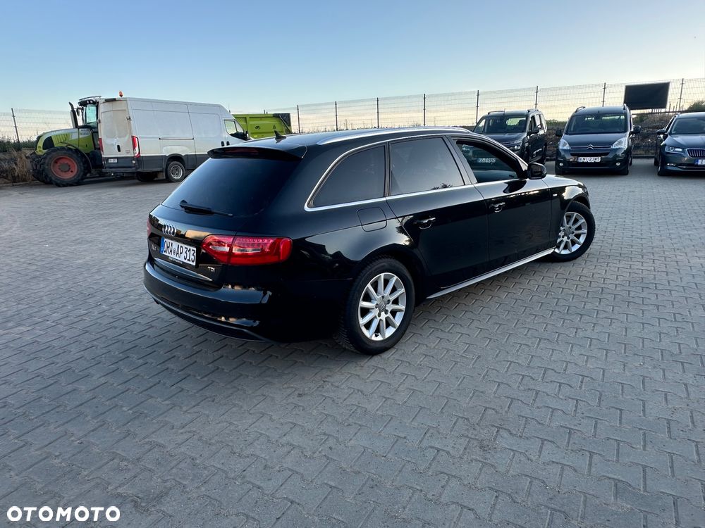 Audi A4 Avant 2.0 TDI DPF clean diesel multitronic Attraction - 8