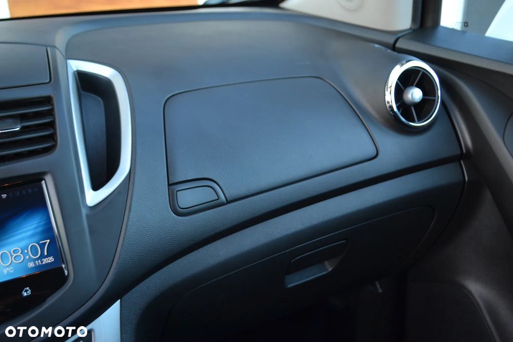 Chevrolet Trax - 36