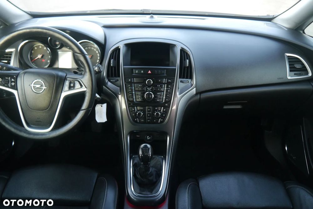 Opel Astra 1.4 Turbo Exklusiv - 24