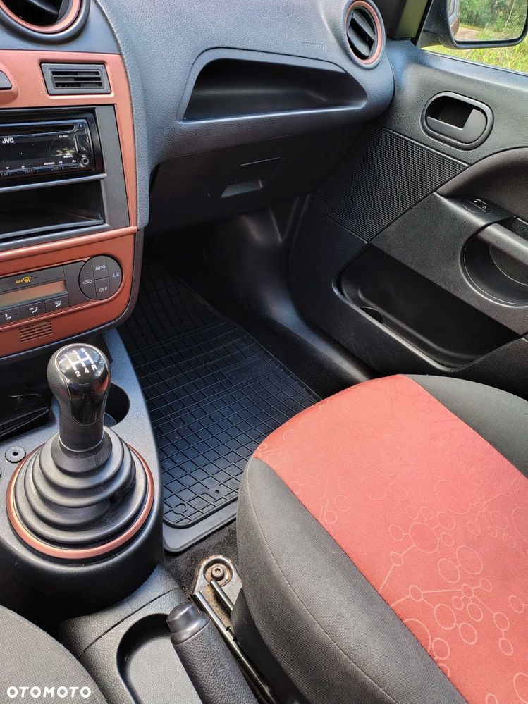 Ford Fiesta - 8