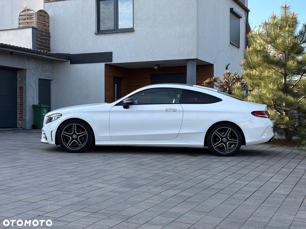 Mercedes-Benz Klasa C 300 9G-TRONIC AMG Line Plus - 4