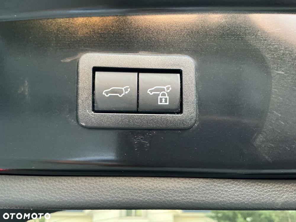 Toyota Corolla Cross 2.0 Hybrid Style AWD - 17