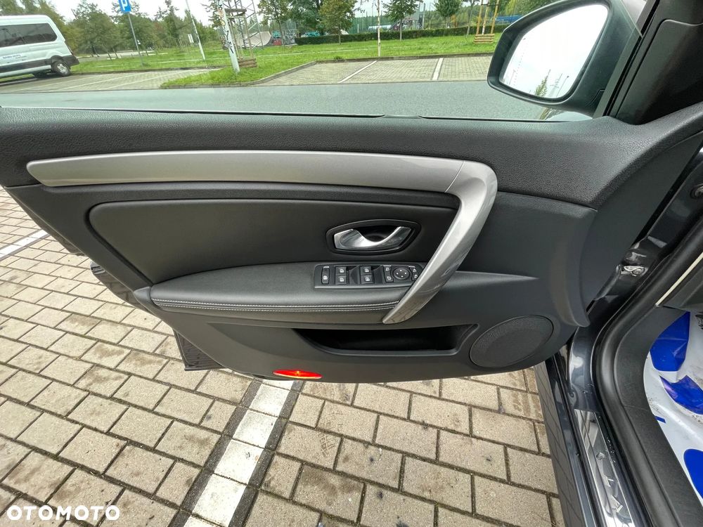Renault Laguna Grandtour dCi 180 FAP Initiale - 17