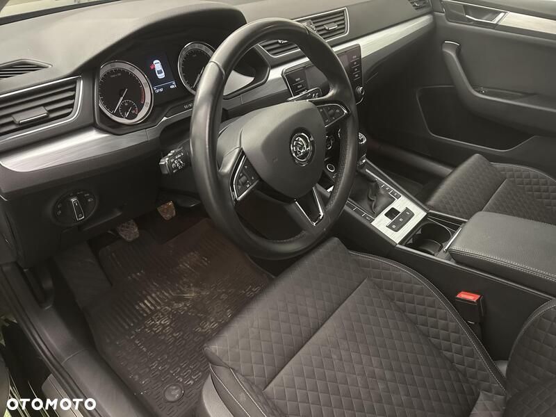 Skoda Superb 2.0 TDI SCR Ambition - 10