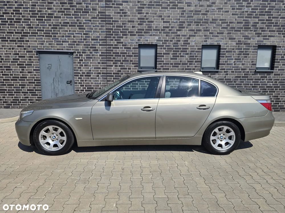 BMW Seria 5 523i - 9