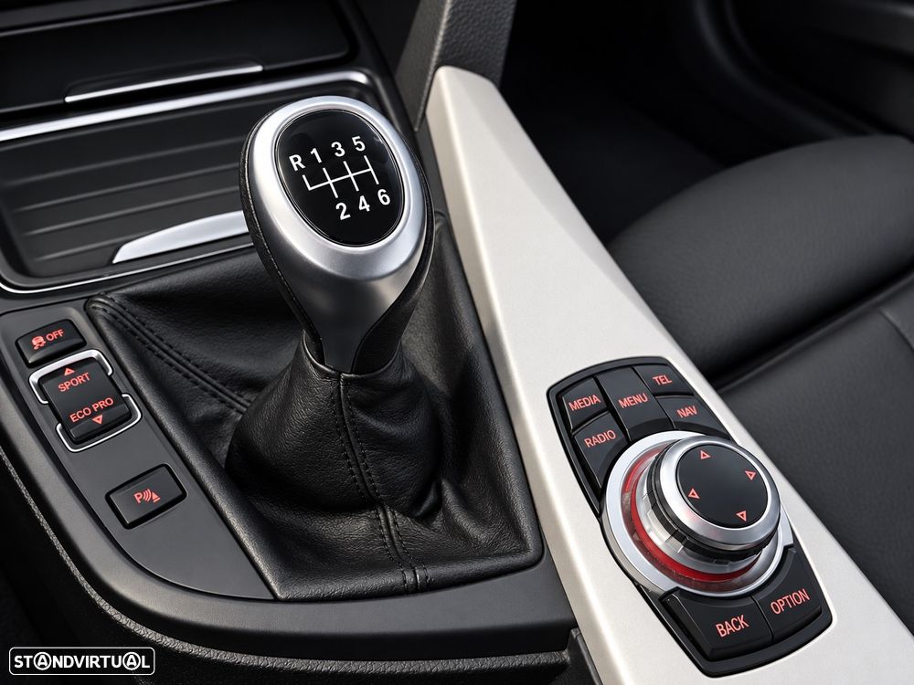 BMW 318 d Sport Line — photo 5