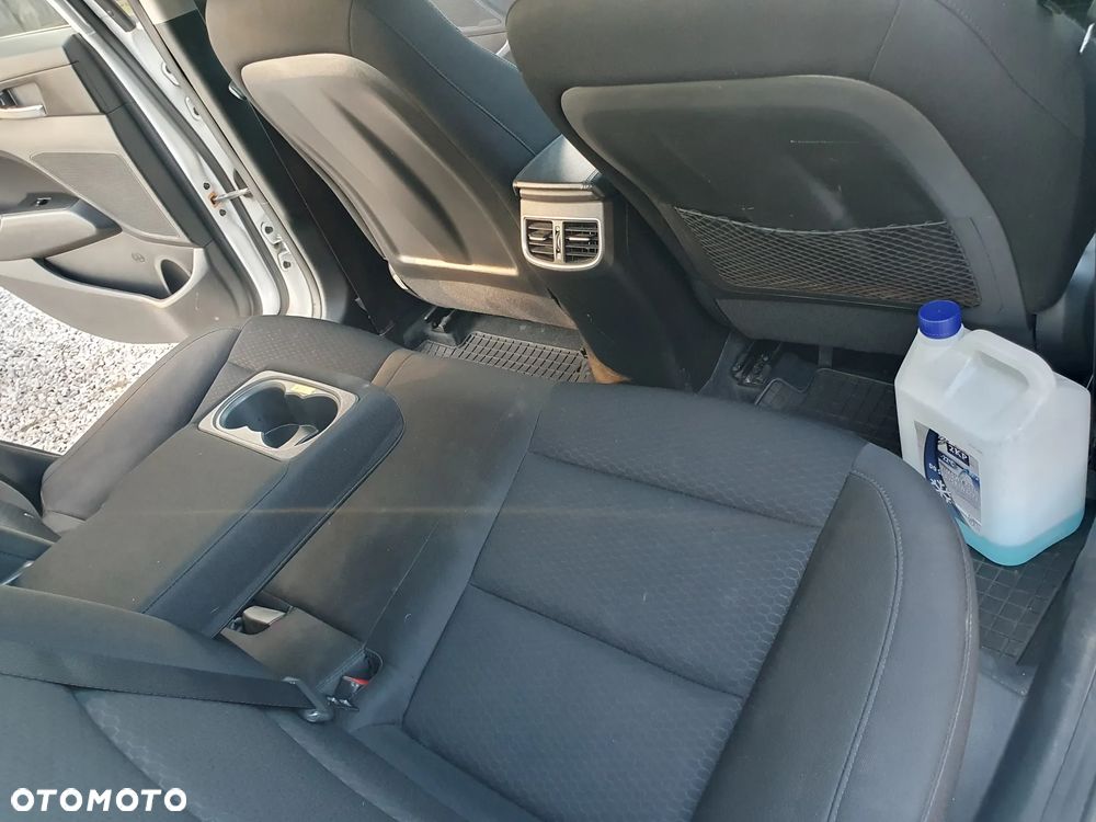 Hyundai Elantra 1.6 Comfort Premiere - 11