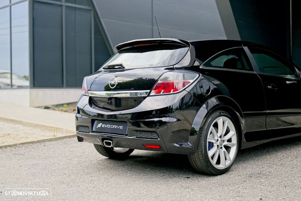Opel Astra GTC OPC - 5