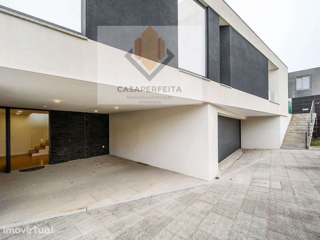 Luxuosa Moradia T4 a 150 metros da Praia - Madalena - Grande imagem: 3/58