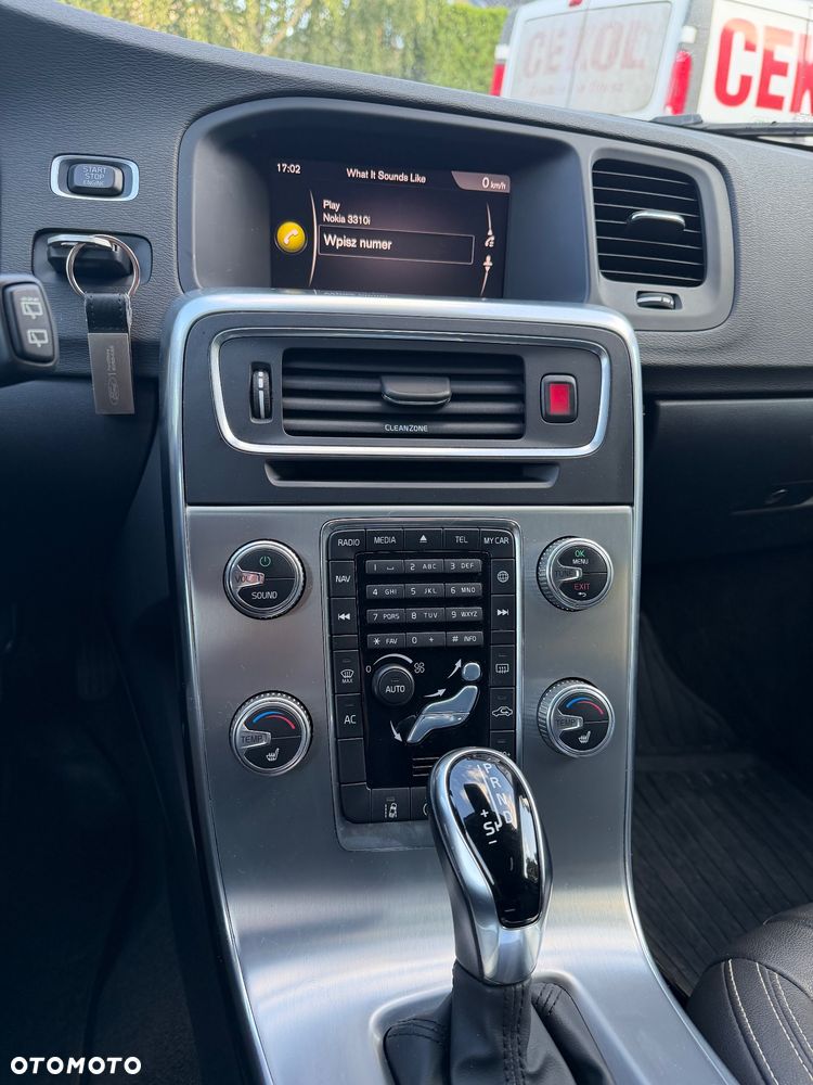 Volvo V60 D2 Geartronic Summum - 13