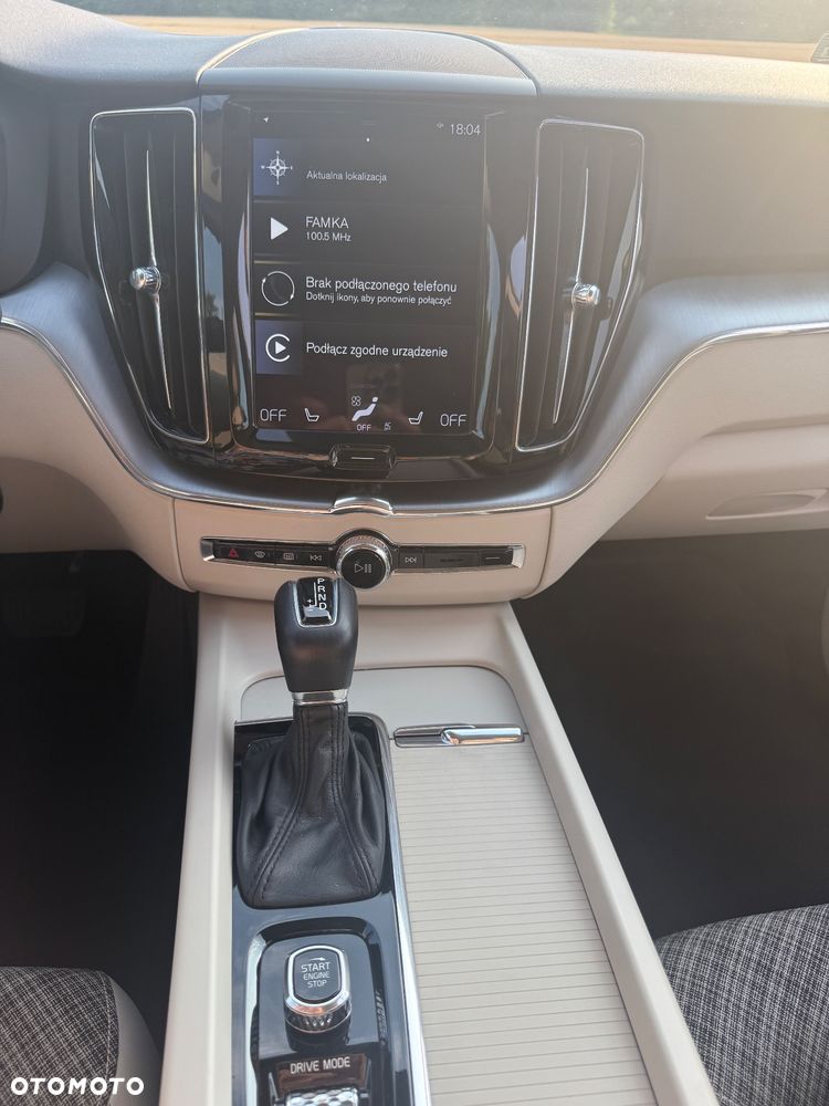 Volvo XC 60 D4 AWD Geartronic Momentum - 23