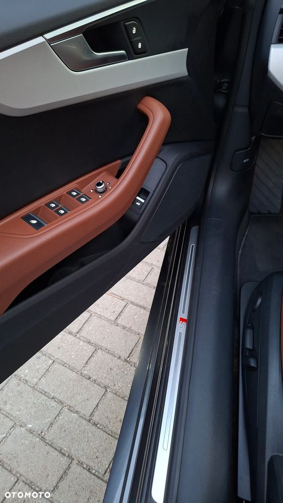Audi A5 Cabrio 45 TFSI quattro S tronic - 28