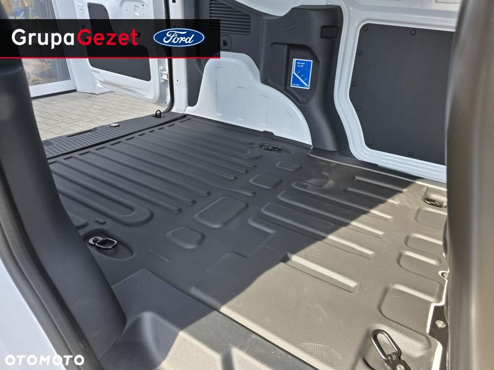 Ford Transit Courier - 40