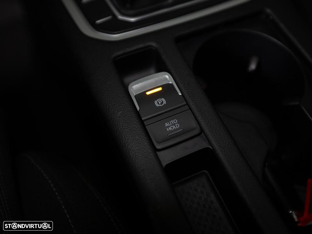 VW Passat Variant 1.6 TDI Confortline - 20