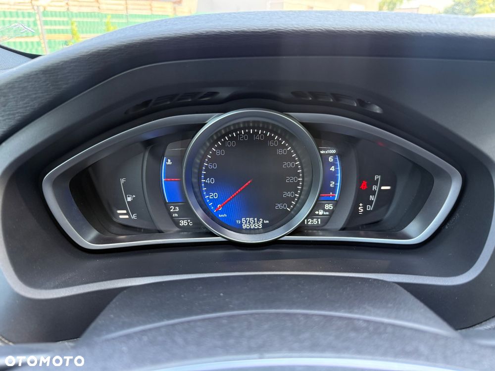 Volvo V40 T3 Drive-E R-Design Momentum - 13
