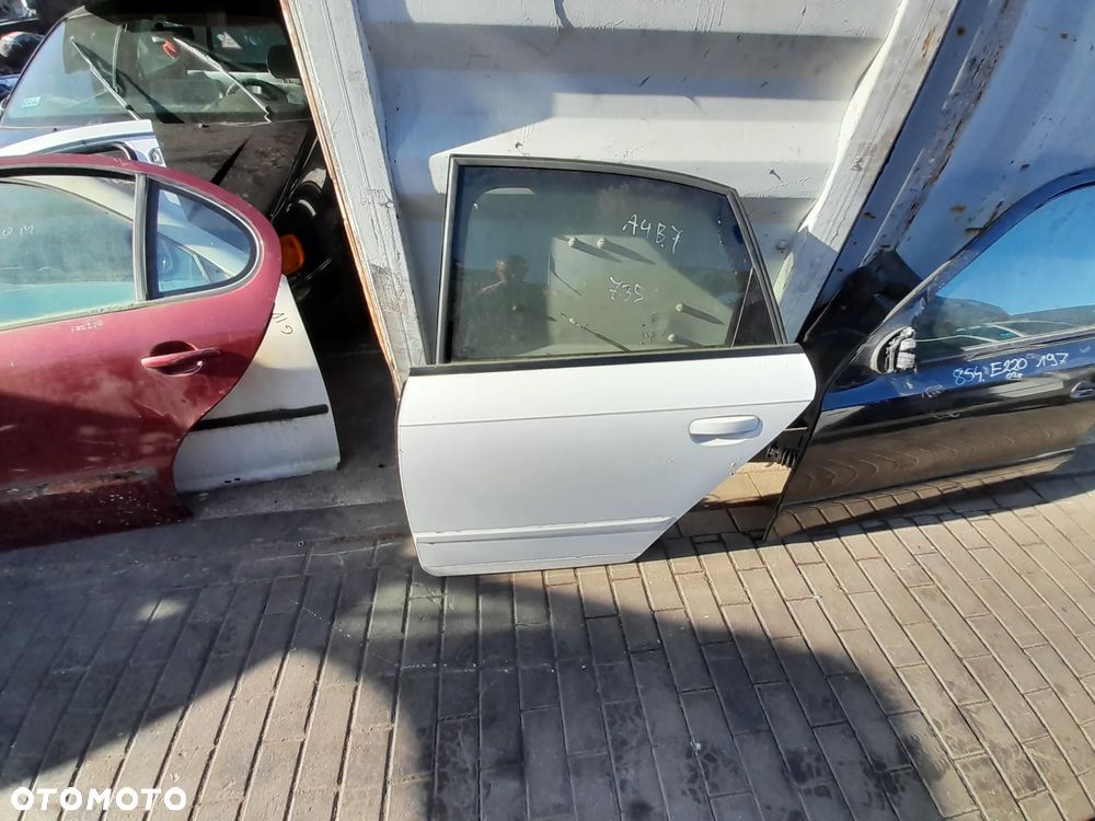 AUDI A4 B7 DRZWI LEWE TYLNE LEWY TYŁ - 1
