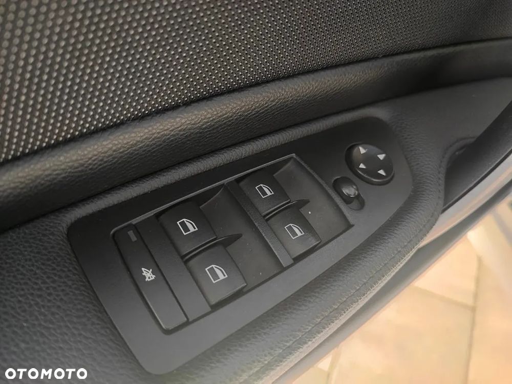 BMW Seria 1 116d - 25